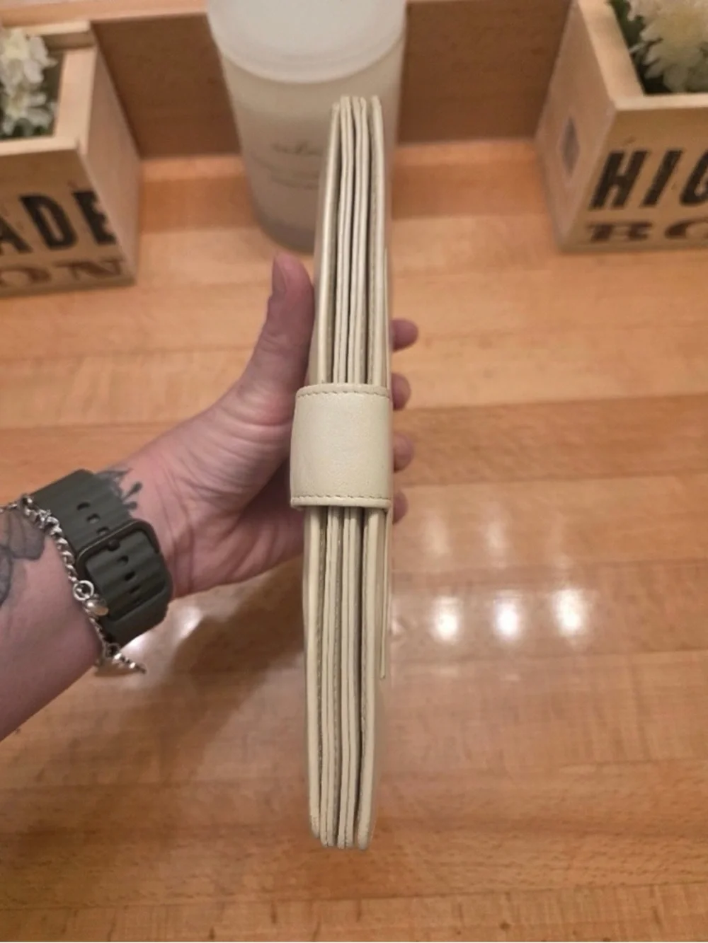 HOBO International Genuine Leather Wallet/Wristlet Cream - Picture 6 of 7